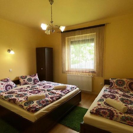 Pandora Pool Apartman Hajdúszoboszló Exterior foto