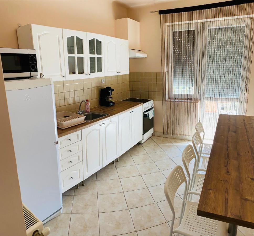 Pandora Pool Apartman Hajdúszoboszló Exterior foto