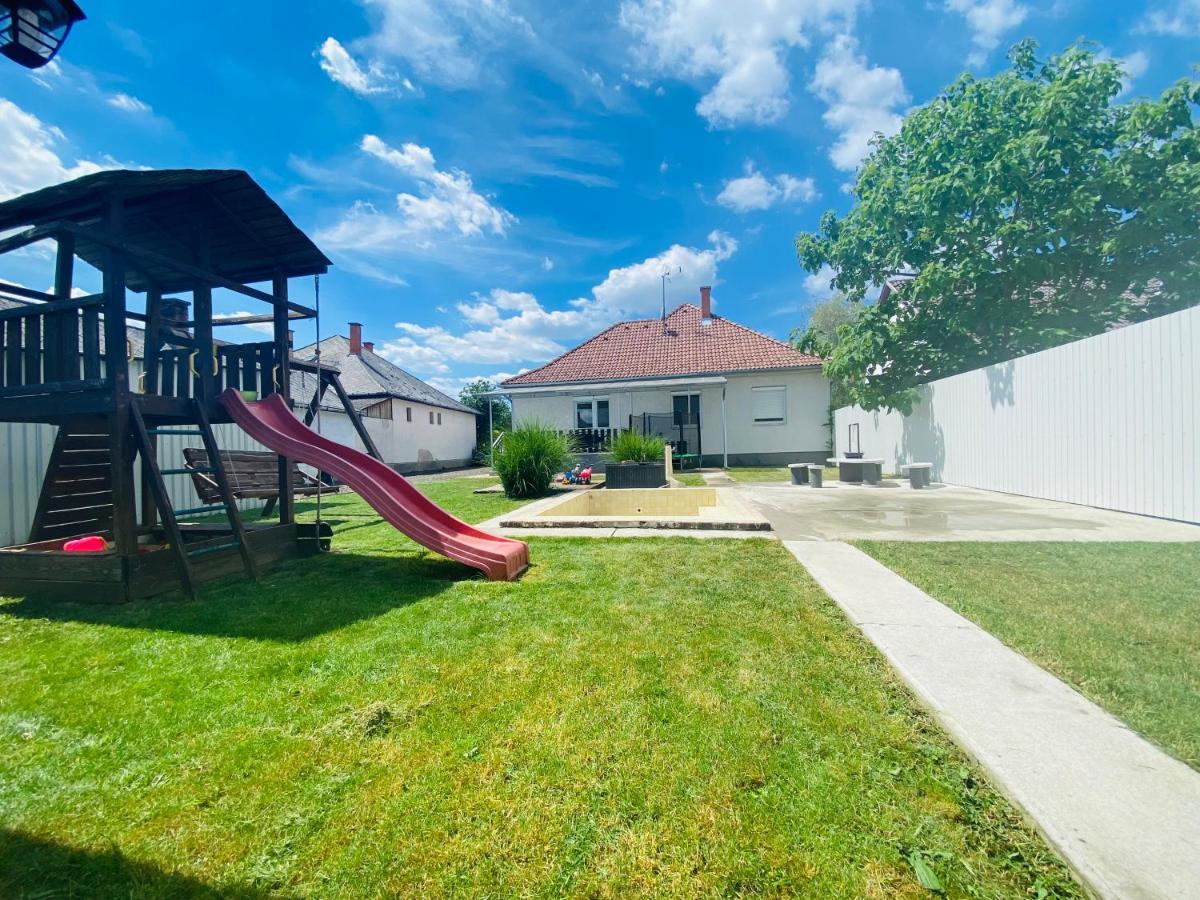 Pandora Pool Apartman Hajdúszoboszló Exterior foto